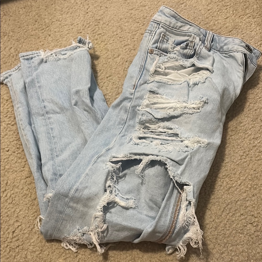 American Eagle “Strigid” Light Blue Mom Jeans